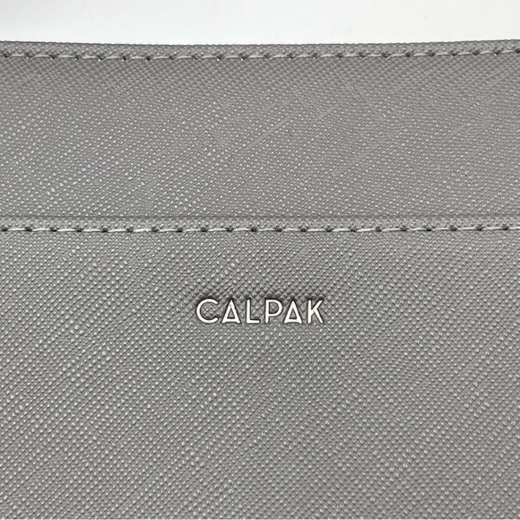 Calpak Faux Leather RFID Travel Wallet Gray Crossbody Shoulder Bag Fur Strap - Picture 6 of 14